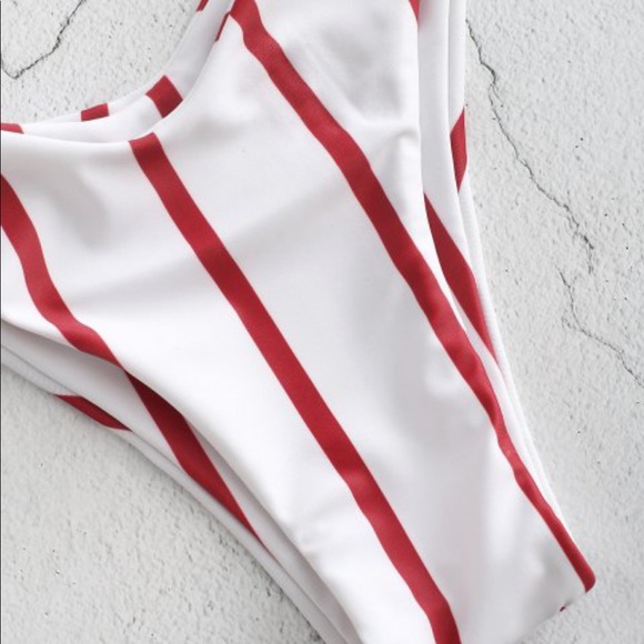 High cut Striped Bikini Bottoms - Picture 2 of 2